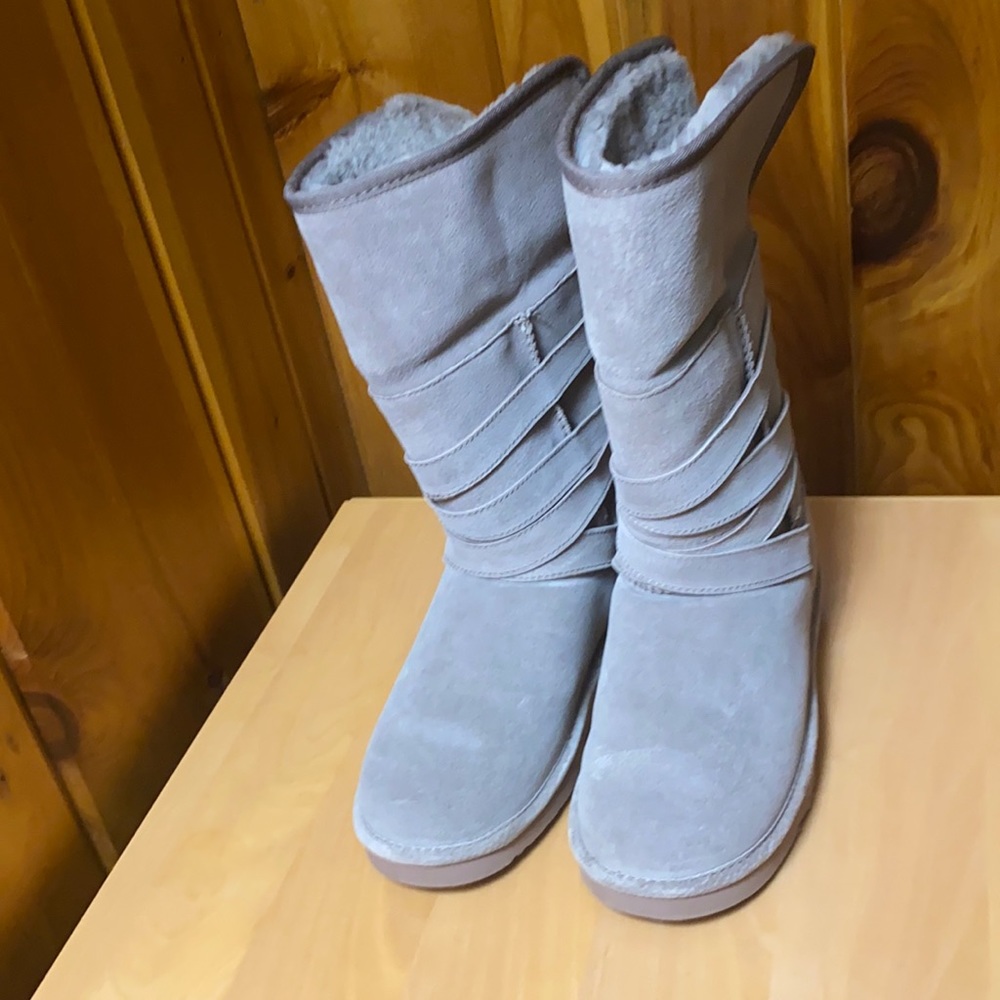 LamoBrand new never worn knees boots